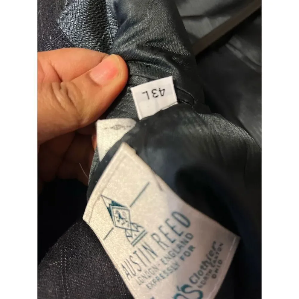Austin Reed Men's Gray Wool Blazer 43L Formal Jacket two front buttons